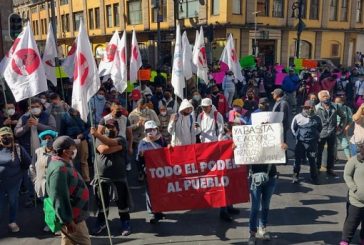 Se manifiestan vendedores ambulantes en Congreso de la CDMX, por medias de retirarlos de la zona de Polanco