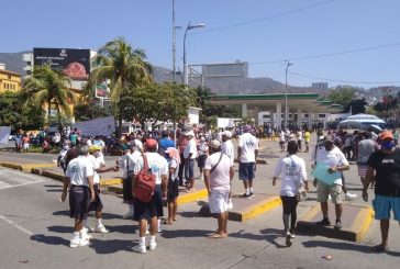 Protestan prestadores de servicios turísticos en Acapulco