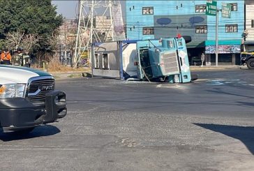 Vuelca pipa que trasladaba 17 mil litros de químicos altamente tóxico en Iztapalapa