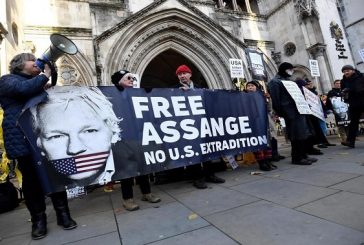 Esposa de Julian Assange pide a gobierno británico bloquear su extradición a EEUU