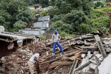 Inundaciones en Sudáfrica dejan casi 350 muertos