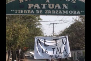 Pobladores en Michoacán protestan para exigir freno a la tala clandestina