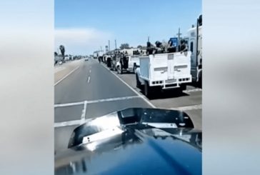 Captan en video a hombres armados en camionetas en la carretera México-Nogales