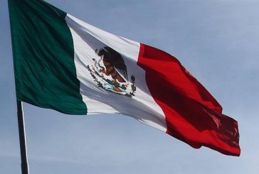 Propone Morena iniciativa para prohibir usar colores de la bandera nacional