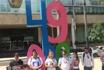 Protestan padres de víctimas de ABC frente al IMSS en Reforma