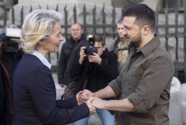 Arriba Ursula von der Leyen a Kiev; se reúne con Zelenski