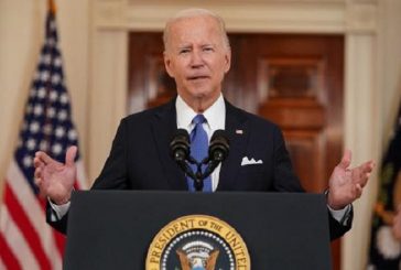 Biden toma medidas para proteger el derecho al aborto y defenderse de críticas