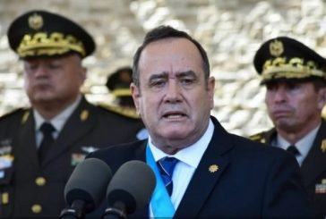 Militares de Guatemala repelen posible ataque al presidente Giammattei