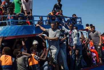 Más de mil migrantes llegan por mar a Italia en 24 horas