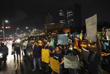 Manifestantes en Sri Lanka acusan a presidente de ser culpable de la crisis económica