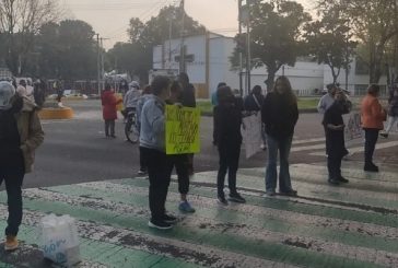 Por falta de agua, vecinos de Coyoacán bloquean Canal de Miramontes