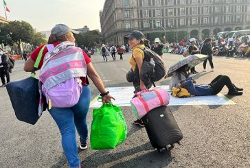 Instala CNTE plantón en el Zócalo en demanda de diálogo