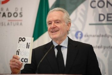 Creel envía a AMLO ejemplar de 'La Política' de Aristóteles