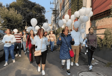 Padres de familia protestan afuera del Colegio Williams en CDMX; exigen clausurar plantel