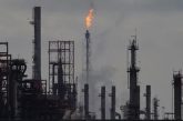 Cae precio del petróleo como consecuencia de contracción de la economía de EUA