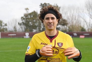 ‘Memo’ Ochoa firma por seis meses con la Salernitana de Italia