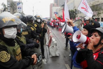 Justifica presidenta intervención del ejército para acallar protestas en Perú