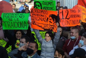 Trabajadores protestan en la Cámara de Diputados