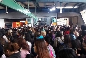 Para variar el Metro muestra retrasos y aglomeraciones en sus lineas