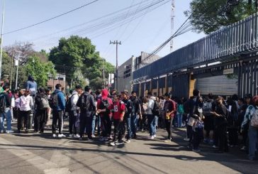 Feministas toman Prepa 6 ante casos de violencia a mujeres