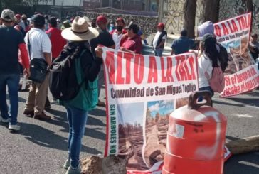 Comuneros bloquean la autopista y carretera federal México-Cuernavaca en protesta por la tala ilegal