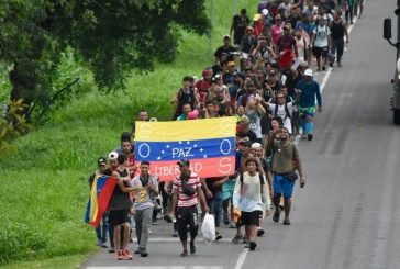 Caravana migrante con unos mil venezolanos sale de Chiapas hacia EUA