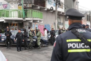 Hallan restos humanos colgando de puente en Toluca