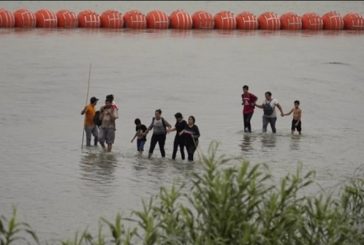 Casi el 80% de barrera de boyas de Texas está en el lado mexicano, según gobierno de EU