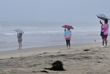 Hilary ingresa a California con fuertes lluvias