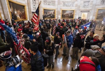 Trump quiere llevar caso de asalto al Capitolio fuera de Washington DC