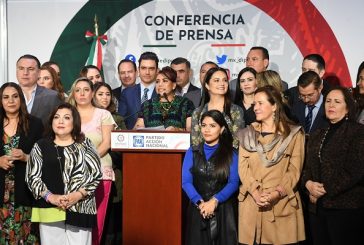 PAN y Morena intercambian legisladores