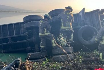 Accidente carretero en Oaxaca deja al menos 16 migrantes muertos