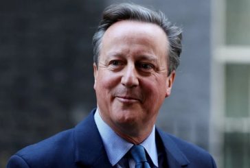 Regresa al gobierno británico David Cameron tras despido de ministra