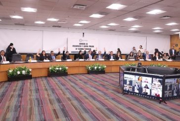 Comisión de Presupuesto aprueba proyecto de PEF con recorte a órganos autónomos; aumento para SEP y Pemex