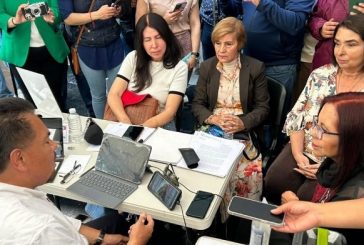 Senador de Morena continuará en huelga de hambre tras visita de la titular de la SEP