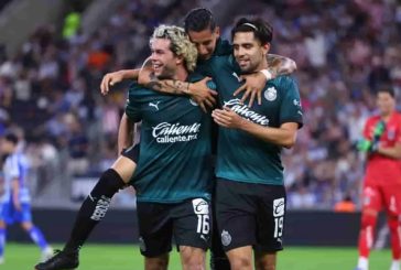 Chivas quita lo invicto a Monterrey y lo derrota 0-2