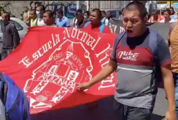 Normalistas de Ayotzinapa protestan en Guerrero por asesinato de Yanqui Khotan