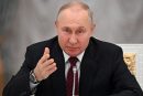 Putin dice a Trump que no retrocederá en sus objetivos en Ucrania: funcionario del Kremlin