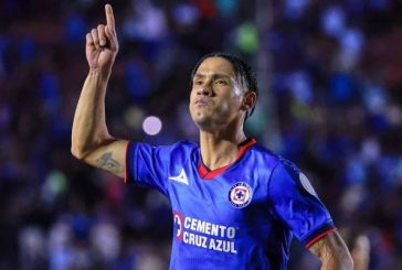 Con polémico penal, Cruz Azul vence a Puebla