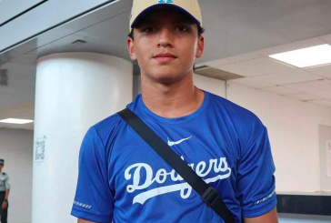 EL MEXICANO EZEQUIEL RIVERA FIRMA CON DODGERS, TIENE 14 AÑOS DE EDAD