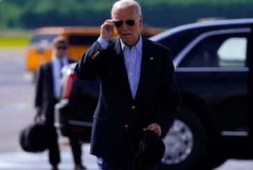 Biden se aferra a seguir en contienda; más demócratas piden que se baje