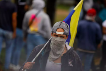 PROTESTAN EN VENEZUELA CONTRA RELECCIÓN DE NICOLÀS MADURO