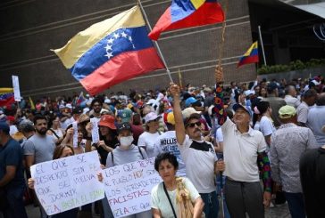 Oposición marcha en Venezuela exigiendo que reconozcan su victoria electoral 