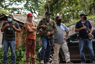 Indígenas en Michoacán se levantan en armas para defenderse del narco 