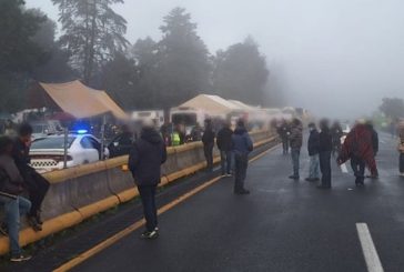 Por segundo día, ejidatarios bloquean la autopista México-Puebla