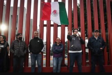 Trabajadores del PJF bloquean San Lázaro; legisladores van a sede alterna 