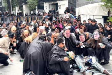 Protestan trabajadores afuera del Senado contra reforma judicial 