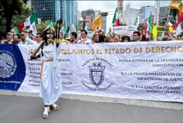 Marchan organizaciones en contra y a favor de la propuesta 