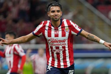 Chivas remonta al Necaxa con golazo de Ricardo Marín