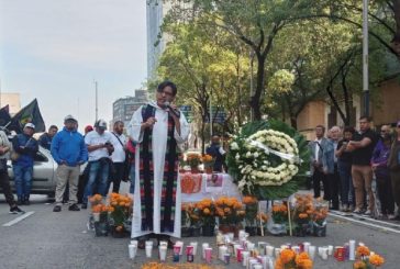 Exigen justicia por asesinato del sacerdote chiapaneco y realizan liturgia en Paseo de la Reforma